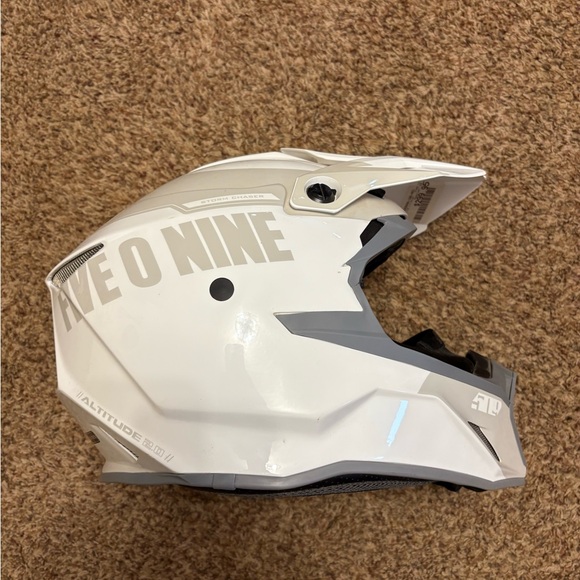 Five 0 Nine Altitude 2.0 Storm Chaser Snowmobile Helmet